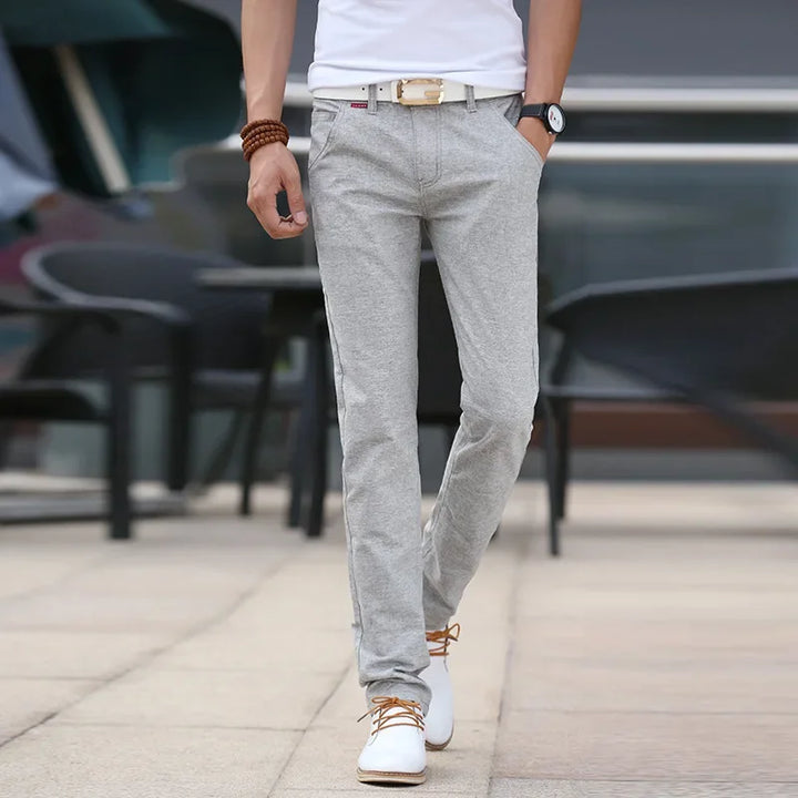 Pantalones slim fit de lino