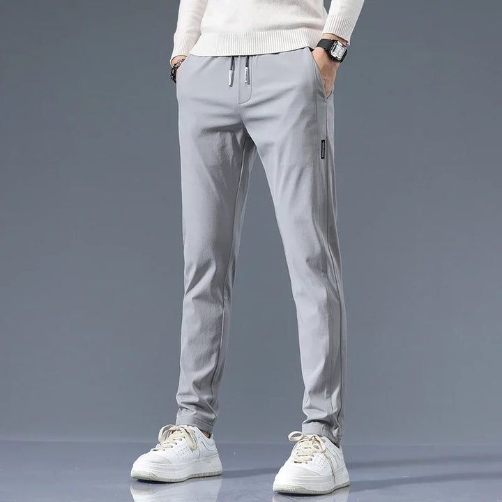 Elegantes pantalones slim fit